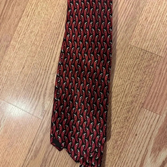 Red Chili Patterned 100% Silk Neck Tie - Picture 5 of 5